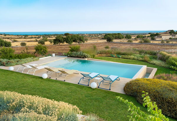 Villa Meravilla: бассейн