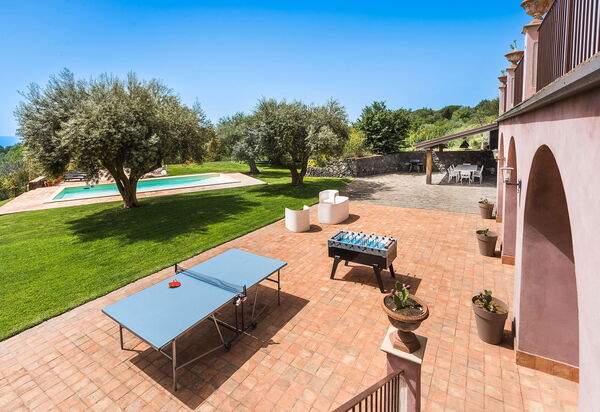 Villa Mila: Балкон / Терраса / Патио, бассейн, Открытый, Сад, Экстерьеры