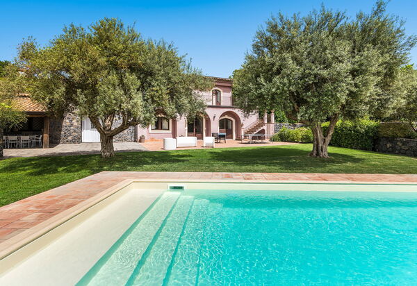 Villa Mila: бассейн, Открытый, Сад, Экстерьеры