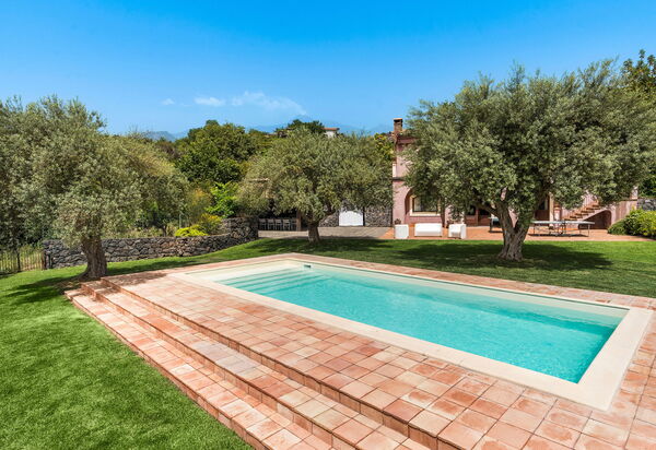 Villa Mila: бассейн, Открытый, Сад, Экстерьеры