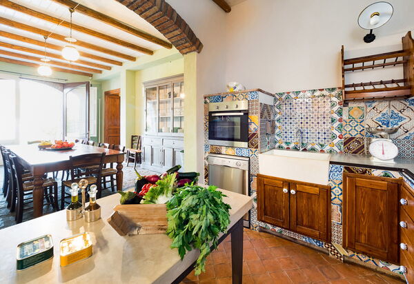 Villa Mila: Кухня, Столовая