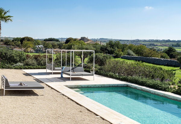 Villa Hybla: Buitenshuis, zwembad