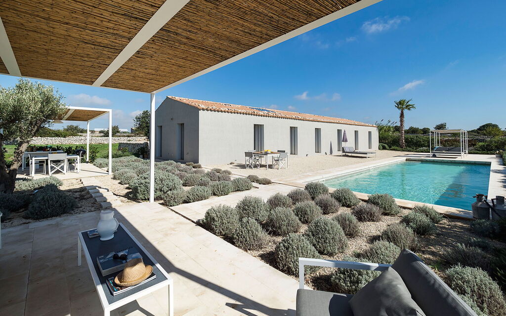 Villa Hybla: Balcony / Terrace / Patio, Pool