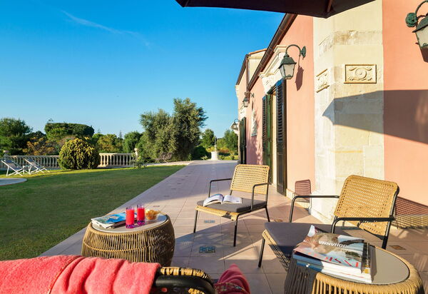 Villa Girasole: Открытый, Экстерьеры