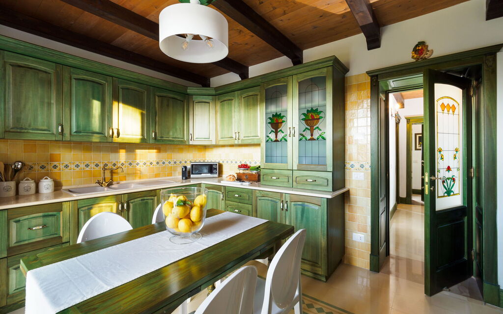 Villa Girasole: Dining Room, Kitchen