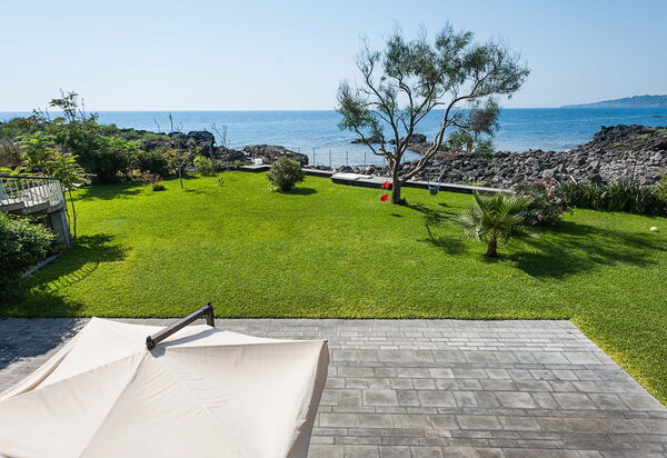 Galatea: Été, Extérieur, Jardin, Vues