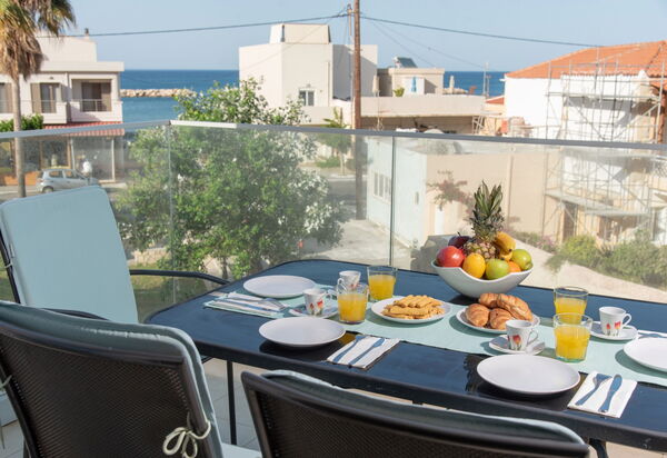 Aria: Balcony / Terrace / Patio