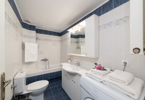 Aria: Bathroom