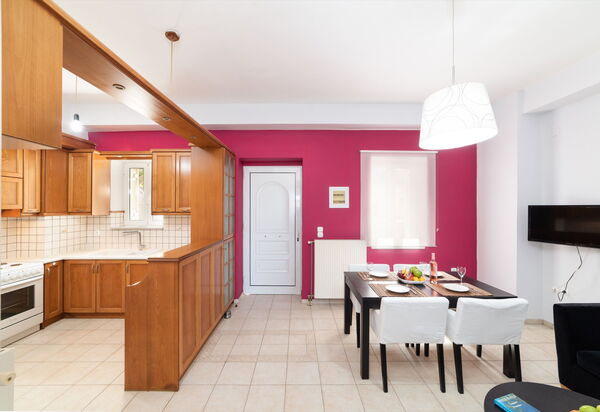 Aria: Dining Room, Kitchen