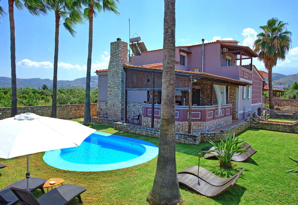 Villa Milon: бассейн, Лето, Открытый, Сад