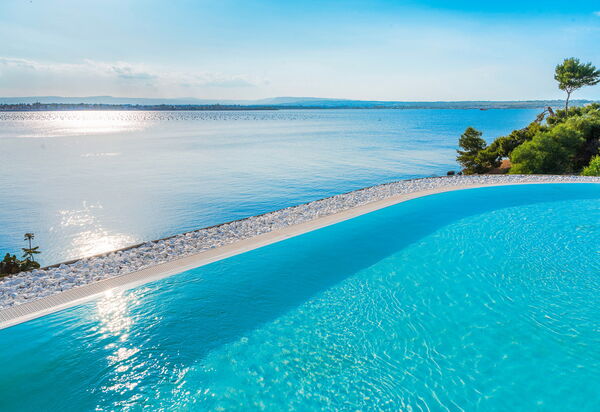 Villa Artemare: бассейн, Взгляды, Открытый, Экстерьеры