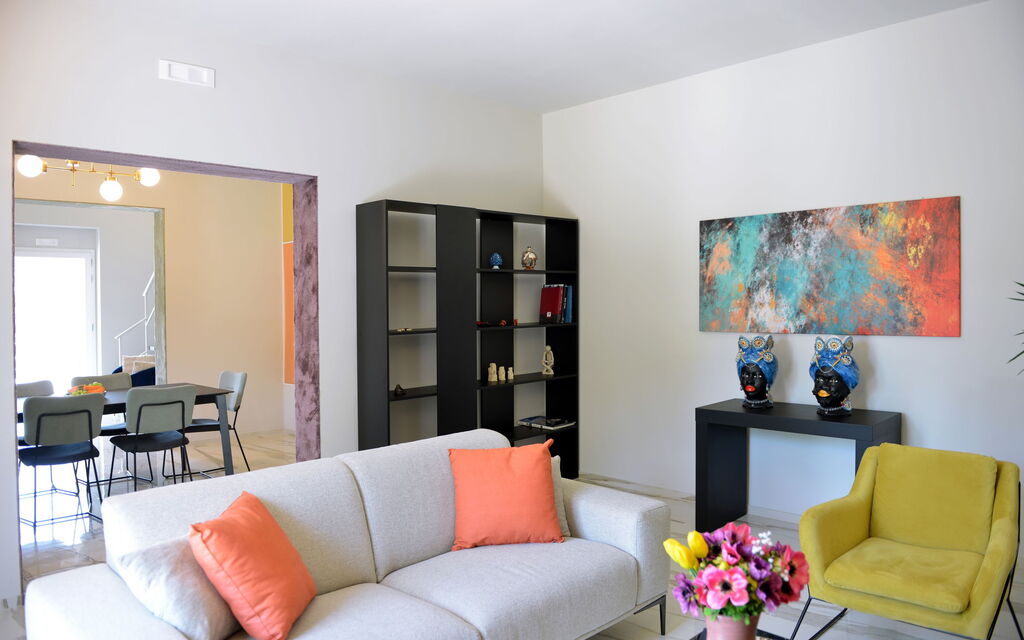 Villa Pica: Living Room