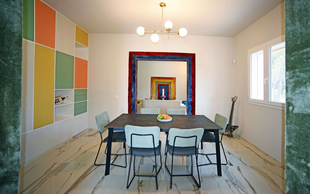 Villa Pica: Dining Room, Kitchen