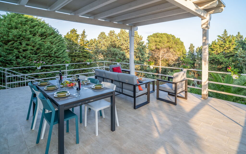 Villa Pica: Balcony / Terrace / Patio, Building Exterior, Outdoor