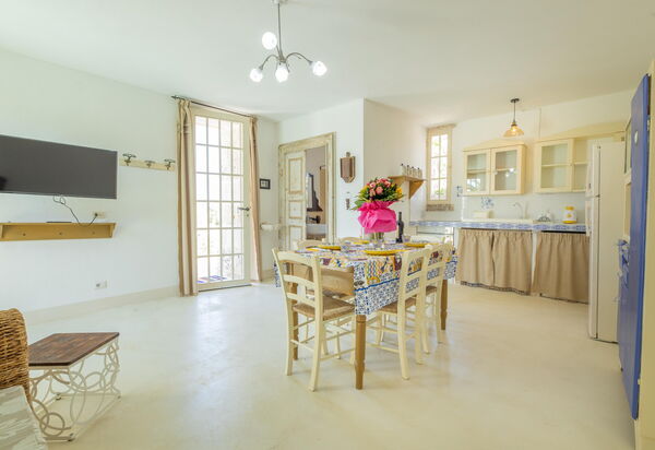 Villa Turris: Cuisine, Salle à manger, Salon