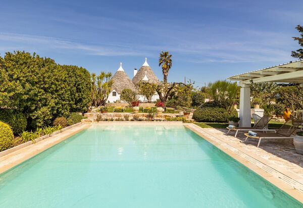 Trullo Patricia Pool: bassin, Extérieur, Jardin
