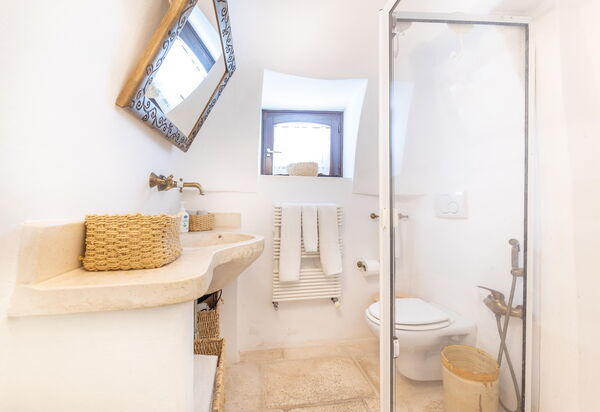 Trullo Patricia Pool: Salle de bain