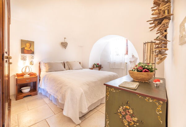 Trullo Patricia Pool: chambre à coucher