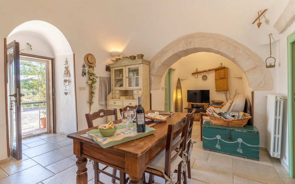 Trullo Patricia Pool: Dining Room, Living Room, Main Entrance