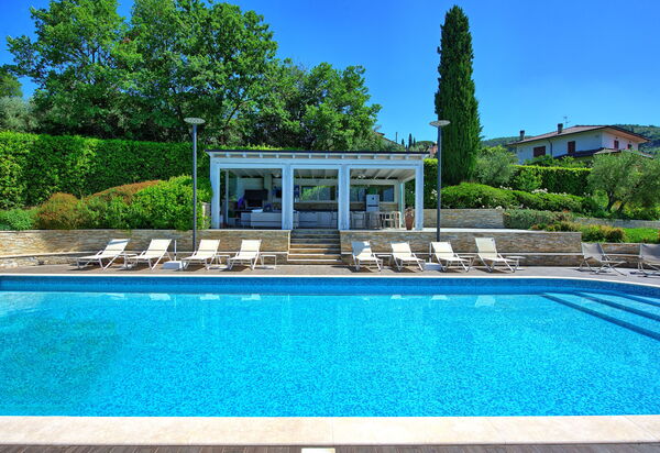 Casa White: Schwimmbad