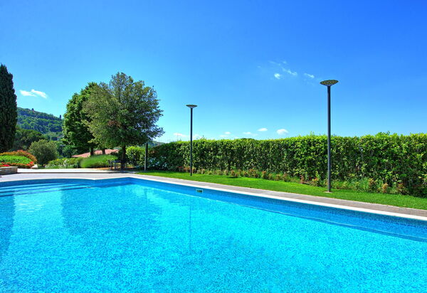 Casa White: Draussen, Schwimmbad, Sommer