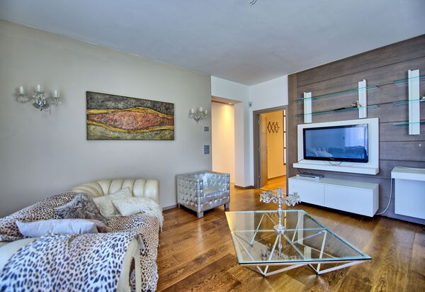 Casa White: Wohnzimmer