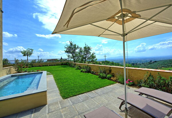 Casa Lionardo: Garden, Outdoor, Pool