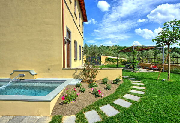 Casa Lionardo: Building Exterior, Garden, Outdoor, Pool, Summer