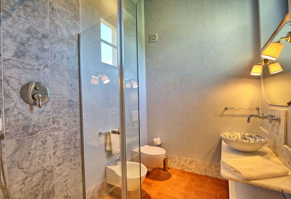 Casa Lionardo: Bathroom