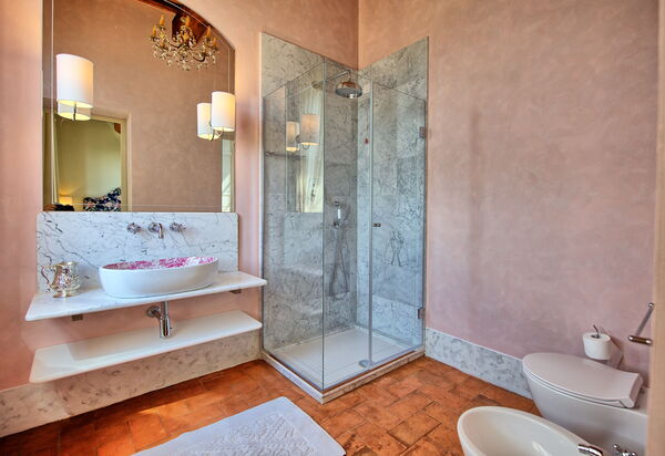 Casa Lionardo: Bathroom
