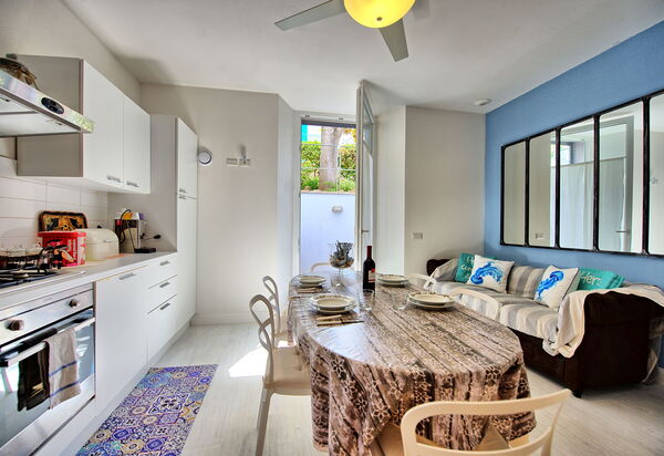 Casa Riva: Esszimmer, Küche, Wohnzimmer