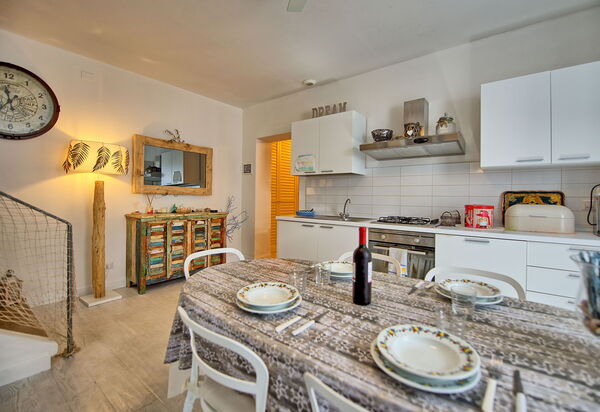 Casa Riva: Esszimmer, Küche