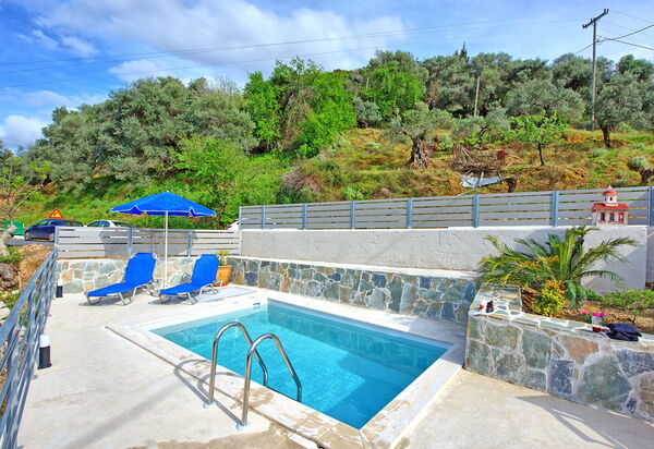 Aretousa: бассейн