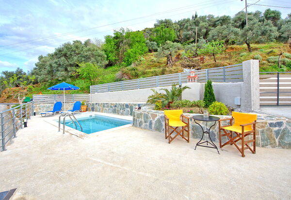 Aretousa: бассейн