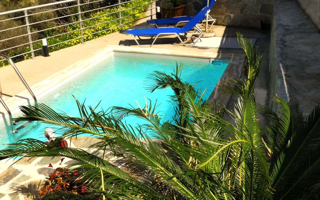 Aretousa: Giardino, Piscina