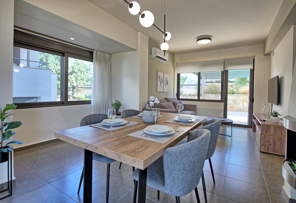 Iris: Гостиная, Столовая