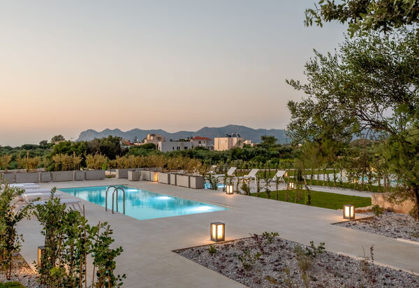 Iris: бассейн, Открытый, Экстерьеры