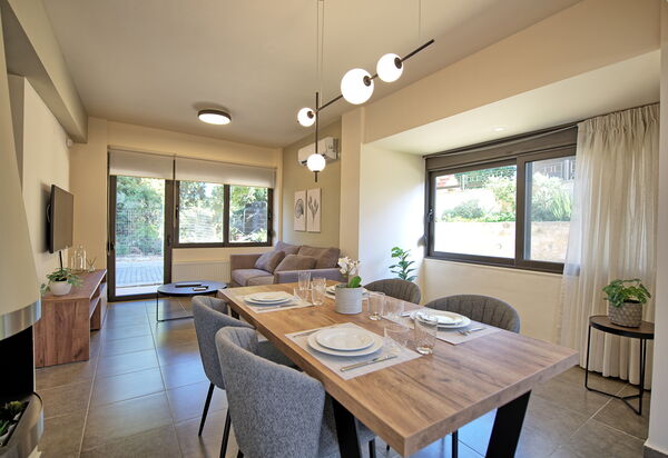 Dioni: Salle à manger, Salon