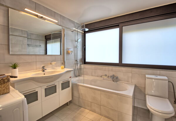 Dioni: Salle de bain