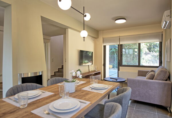 Dioni: Salle à manger, Salon