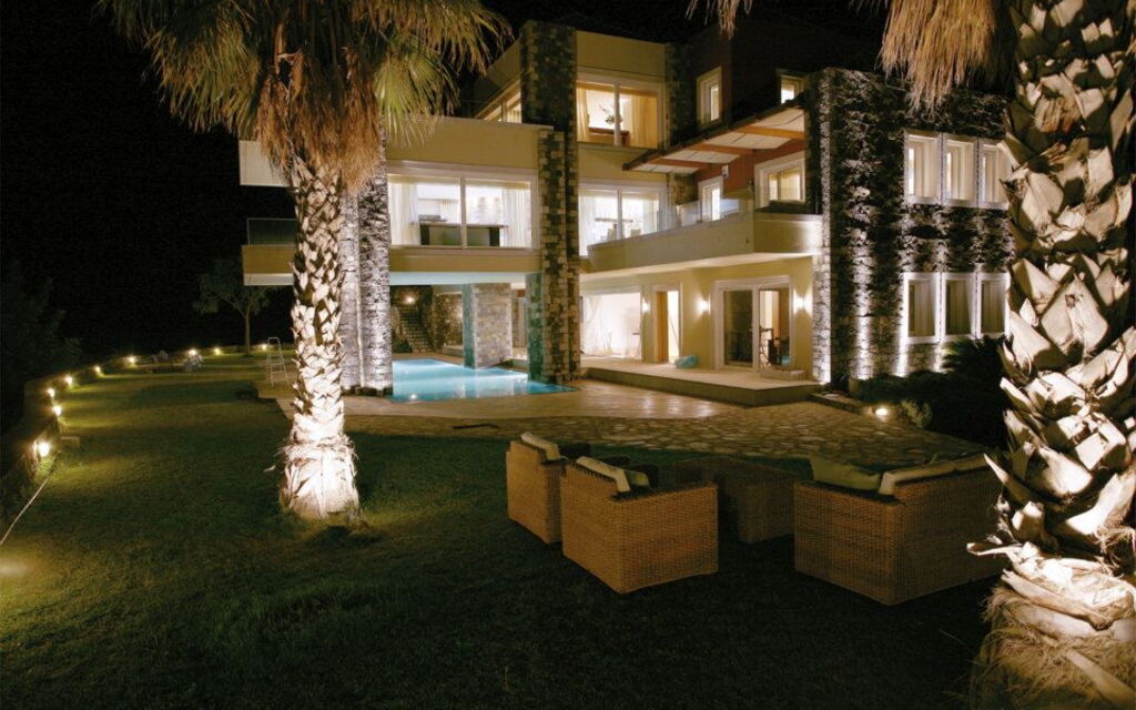 Villa Marina: Ansichten, Außen, Balkon / Terrasse / Patio, Schwimmbad