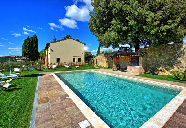 Montauto: Garten, Schwimmbad