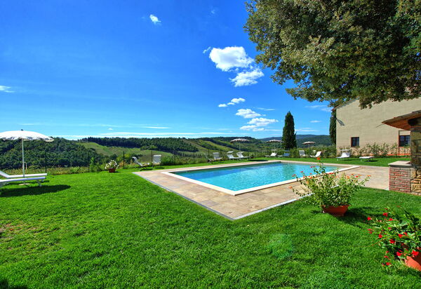 Montauto: Ansichten, Außen, Garten, Schwimmbad