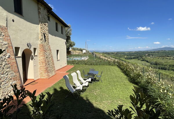 Montauto: Ansichten, Draussen, Garten