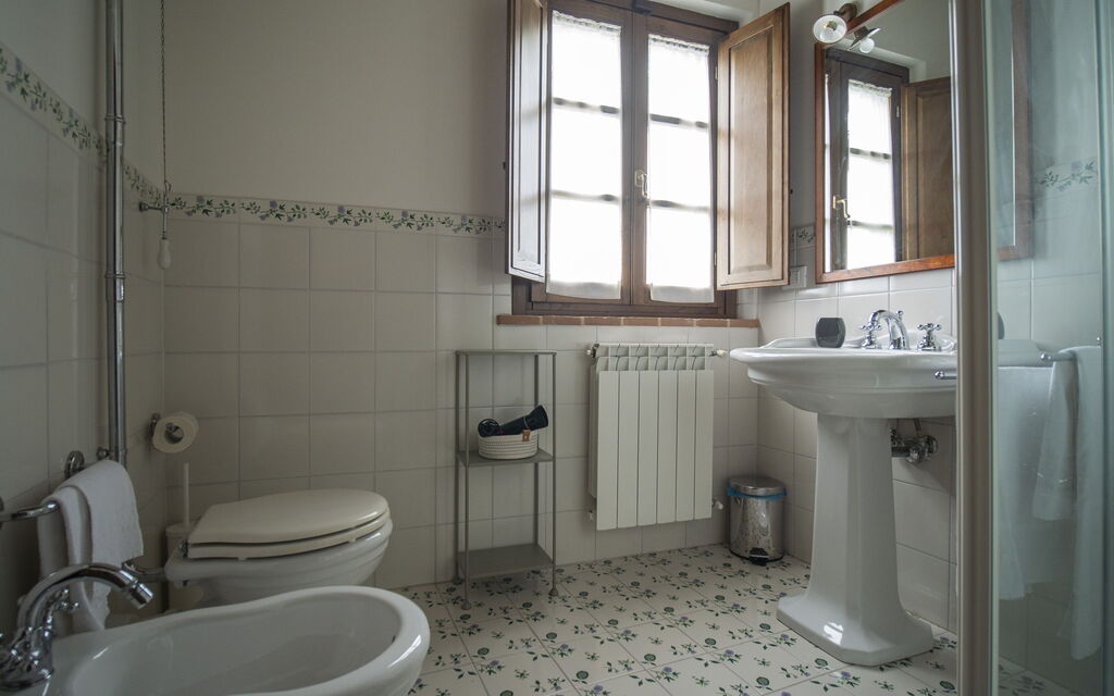 Montauto - : Bathroom