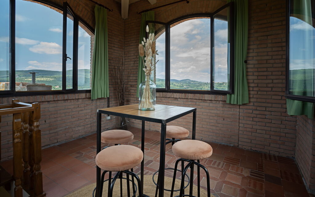 Montauto - : Anderer Raum