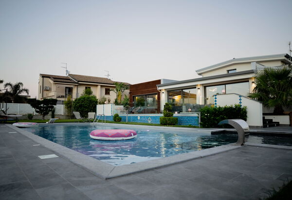 Villa Vincenzo: Außen, Garten, Schwimmbad