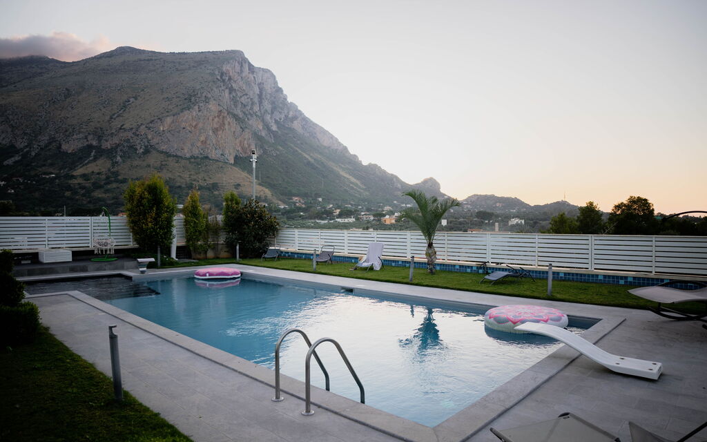 Villa Vincenzo: Garden, Pool, Scenic View