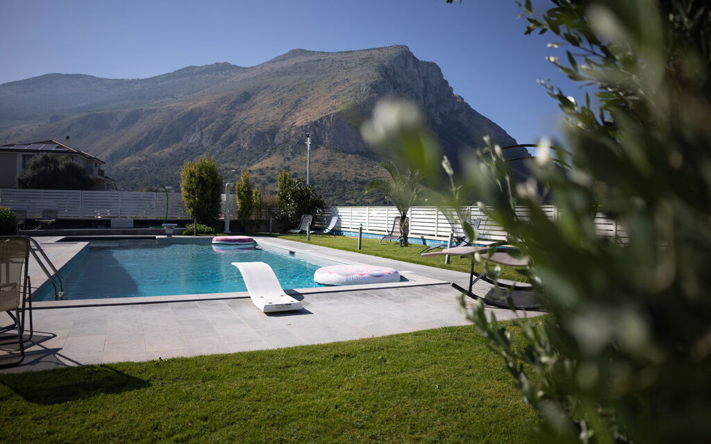 Villa Vincenzo: Garden, Pool, Scenic View