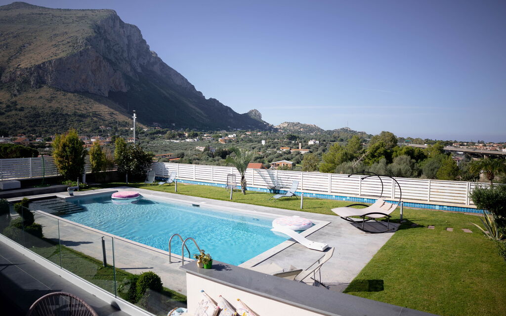 Villa Vincenzo: Scenic View, Summer